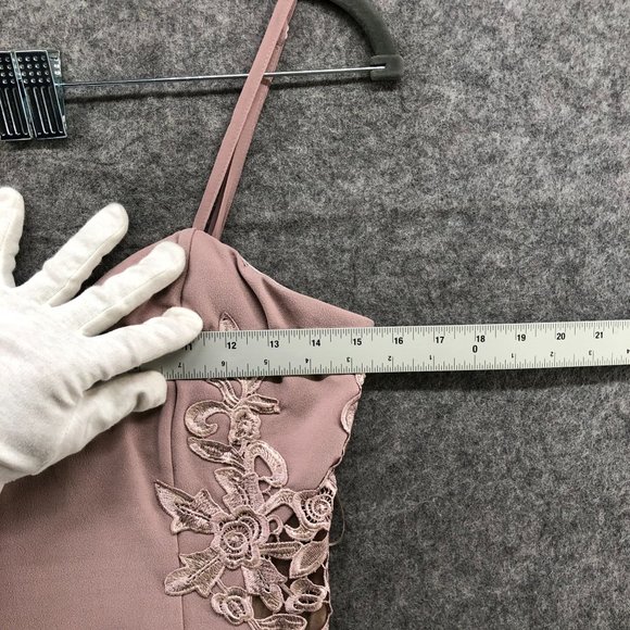 NWT Maniju Dress Split Side Leg Mauve Embroidered Crochet Side Sweetheart Sz M - Picture 9 of 12